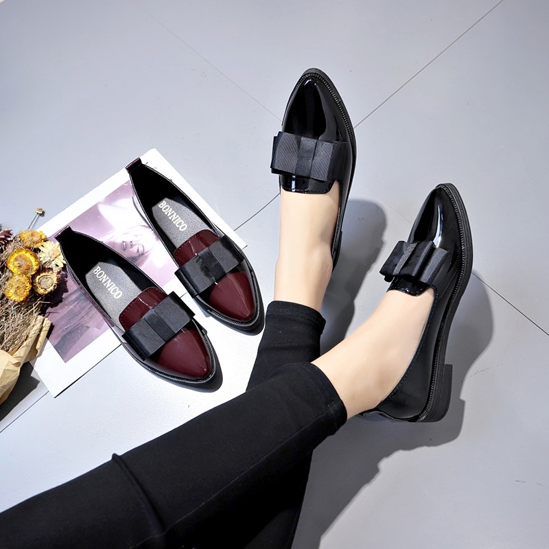 Black/ Wine Red Patent Leather - Home Office Size recension och pris