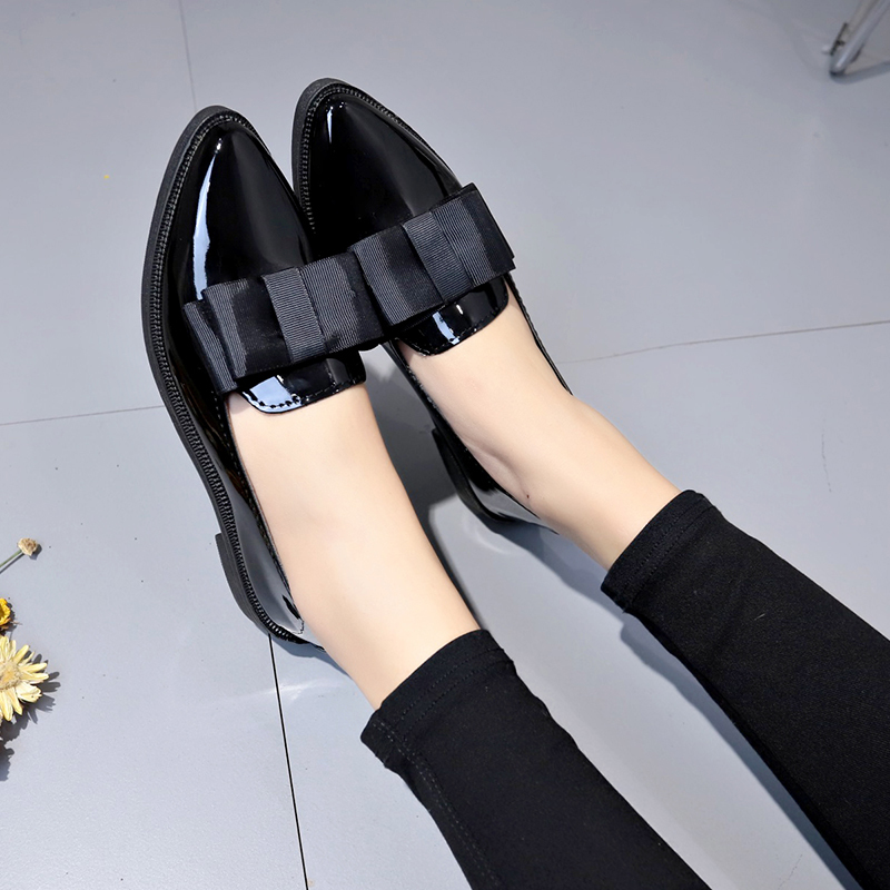 Black/ Wine Red Patent Leather - Home Office Size recension och pris