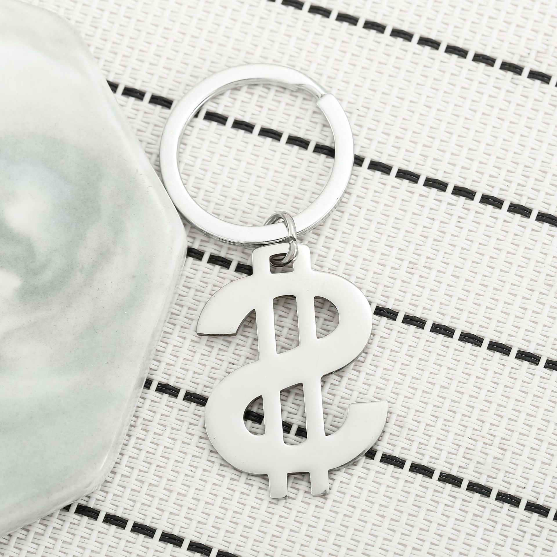 New Stainless Steel Keychain U - Home Office Logo recension och pris